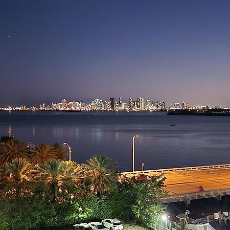 Bayfront Apartment Breathtaking Views- One Bedroom W Balcony- Living Room -Free Parking マイアミビーチ エクステリア 写真
