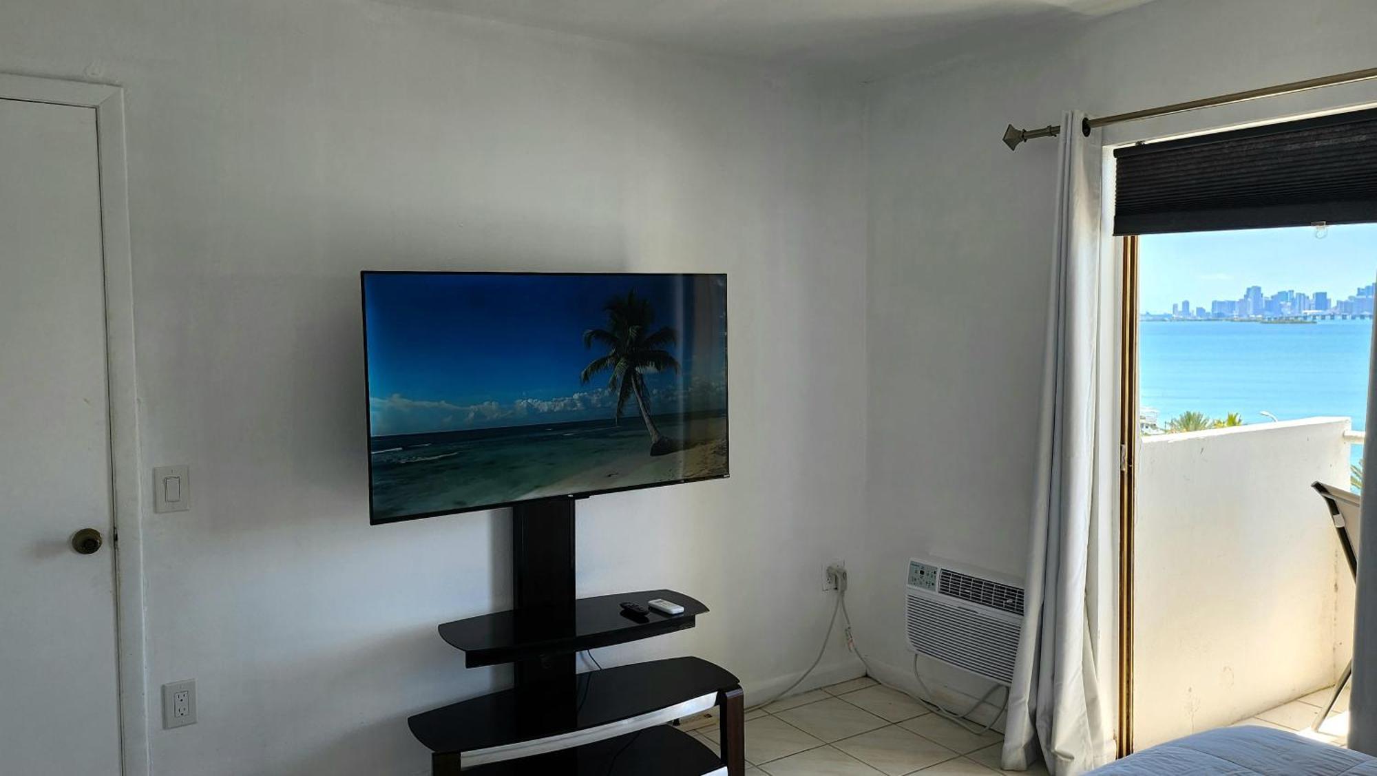 Bayfront Apartment Breathtaking Views- One Bedroom W Balcony- Living Room -Free Parking マイアミビーチ エクステリア 写真