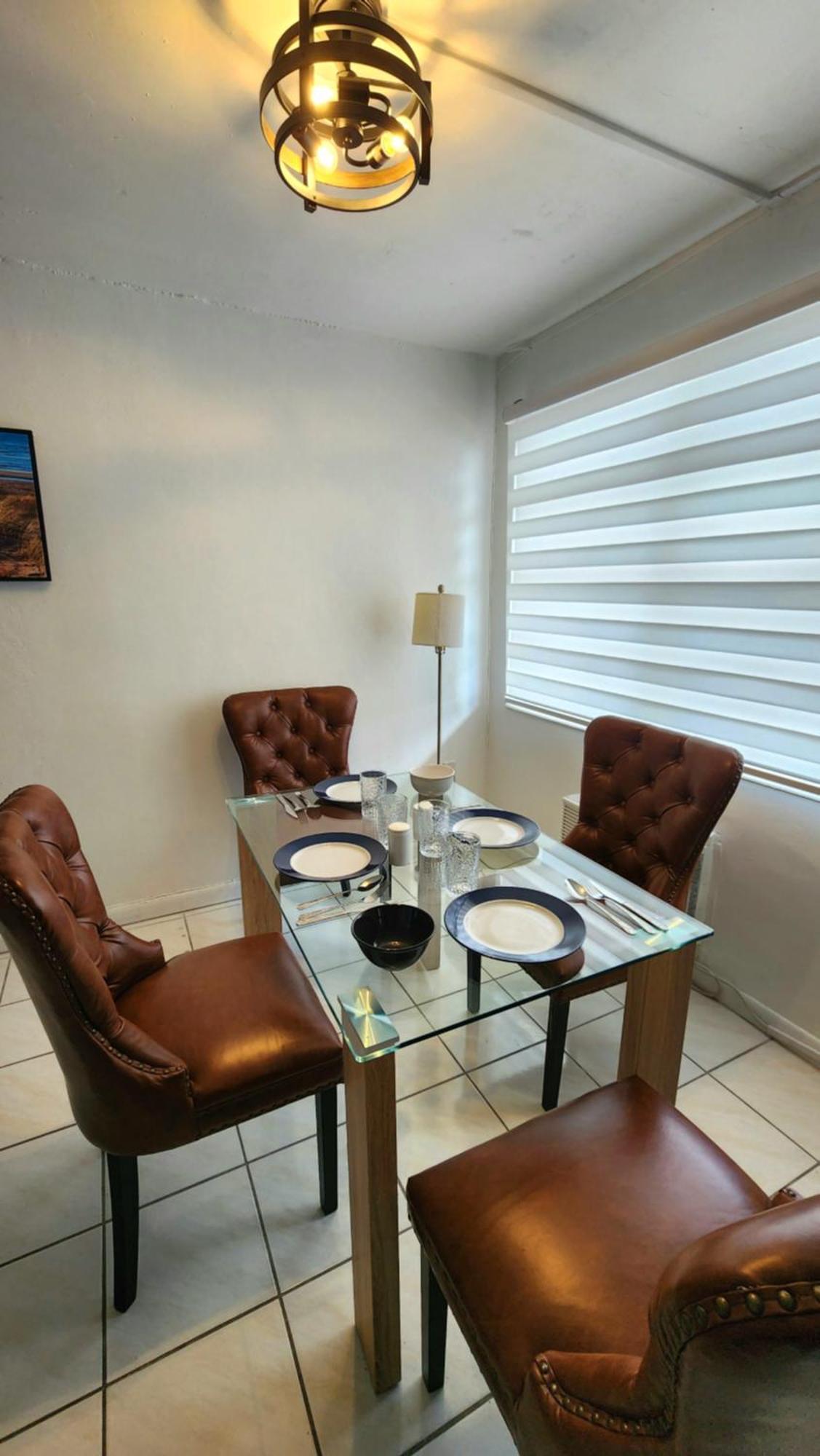 Bayfront Apartment Breathtaking Views- One Bedroom W Balcony- Living Room -Free Parking マイアミビーチ エクステリア 写真