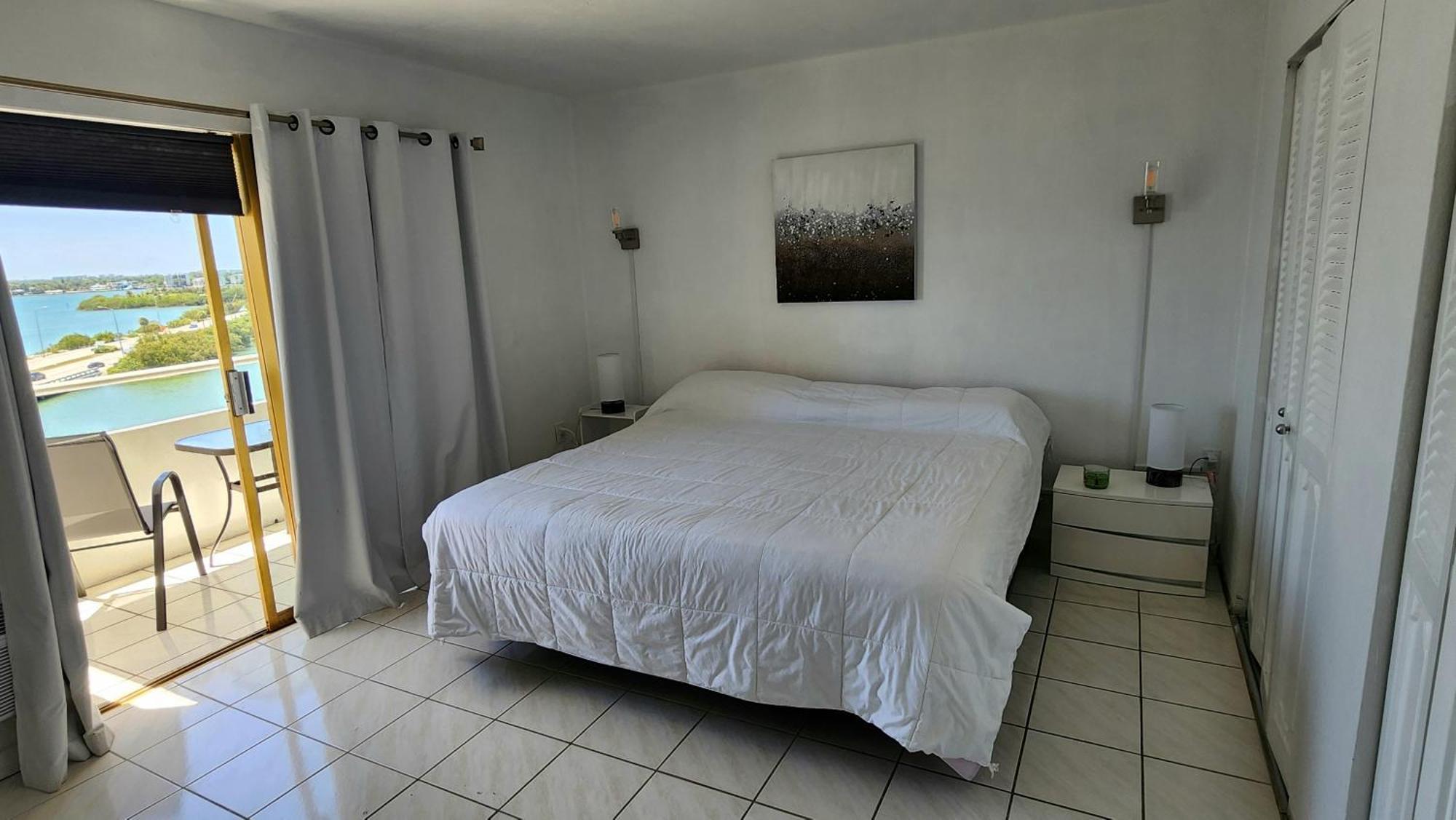 Bayfront Apartment Breathtaking Views- One Bedroom W Balcony- Living Room -Free Parking マイアミビーチ エクステリア 写真