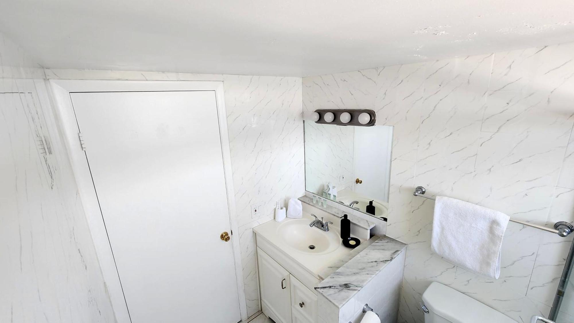 Bayfront Apartment Breathtaking Views- One Bedroom W Balcony- Living Room -Free Parking マイアミビーチ エクステリア 写真