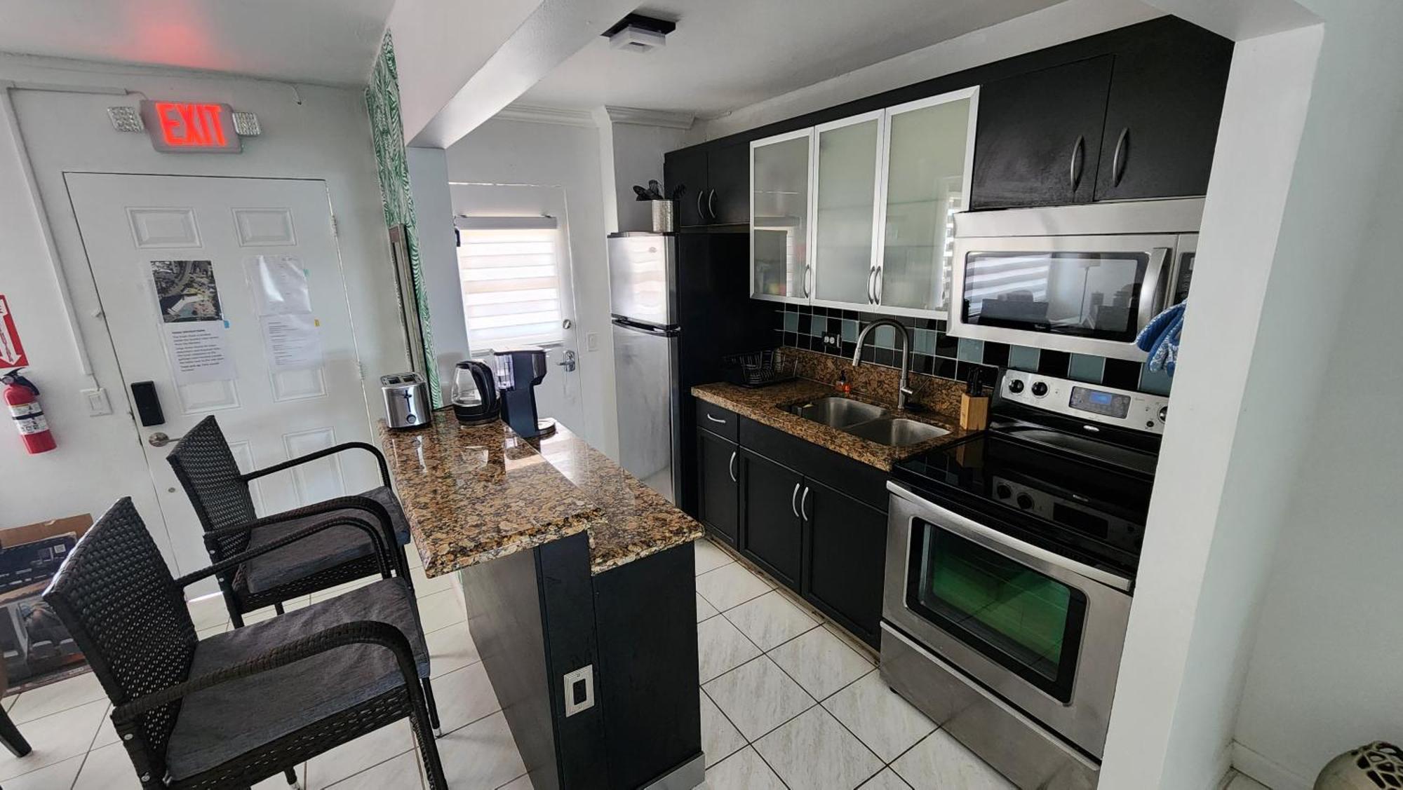 Bayfront Apartment Breathtaking Views- One Bedroom W Balcony- Living Room -Free Parking マイアミビーチ エクステリア 写真